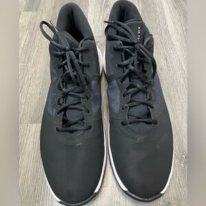 Men’s Nike Air Precision basketball shoes. Size 13.